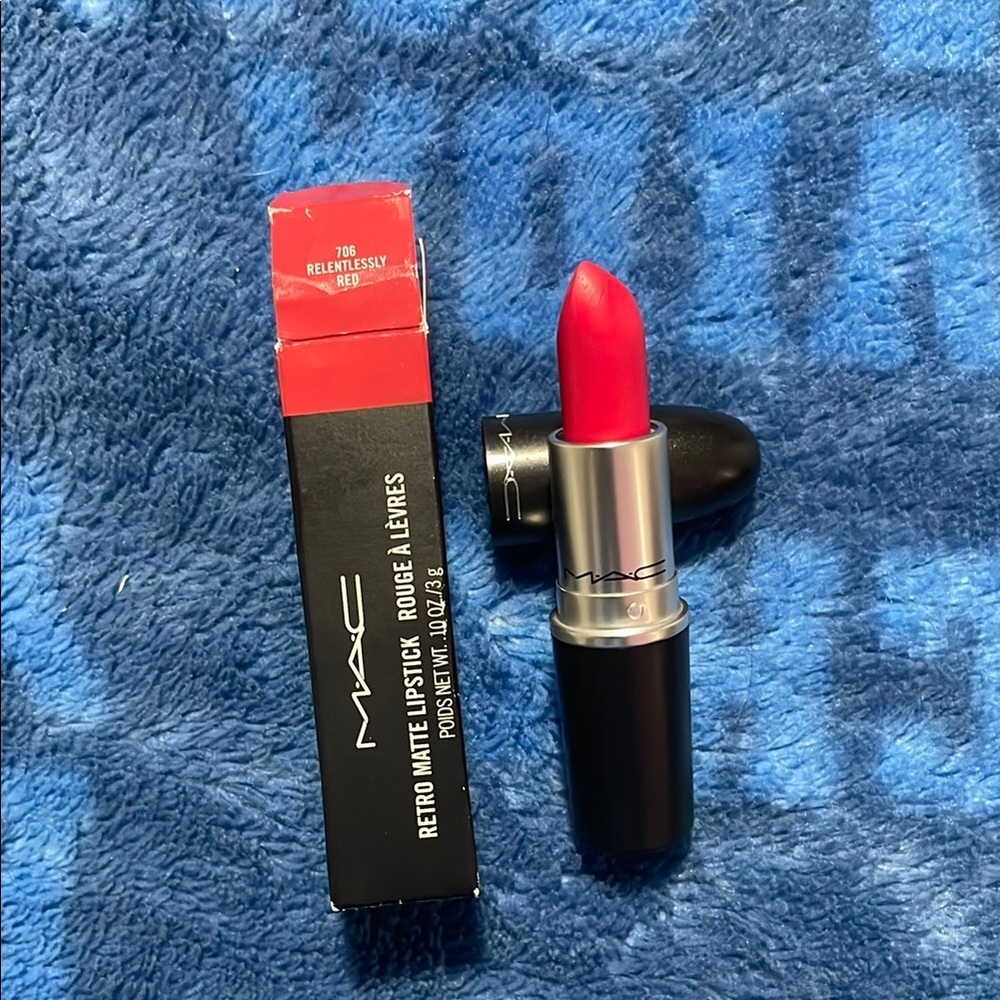 MAC Cosmetics Red Lipstick Vibrant Satin Finish